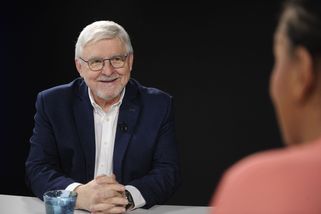 Tohle není normální, popisuje Rusnok Babišovy plány. Varuje před "černou labutí"